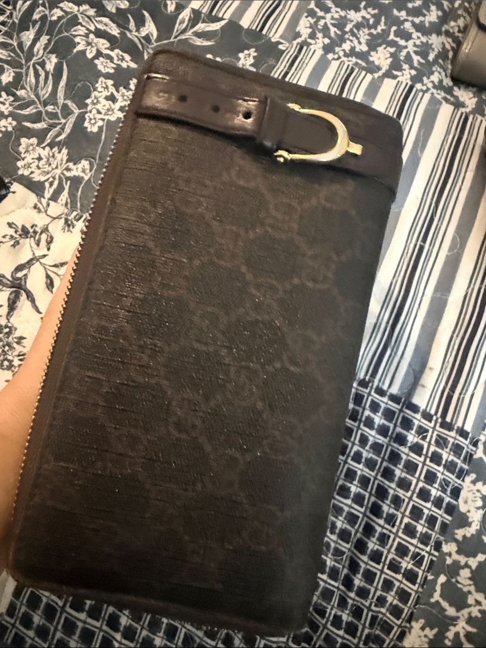 Gucci Brown Zip Wallet with Signature Webbing and Gold Accent - Picture 9 of 10